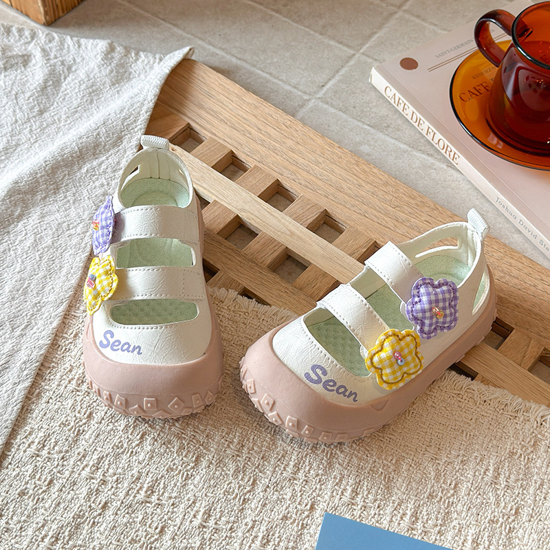Niñas sandalias deportivas Baotou 2026 verano nuevo niño flor princesa zapatos zapatillas de chicas hueco zapatillas casuales