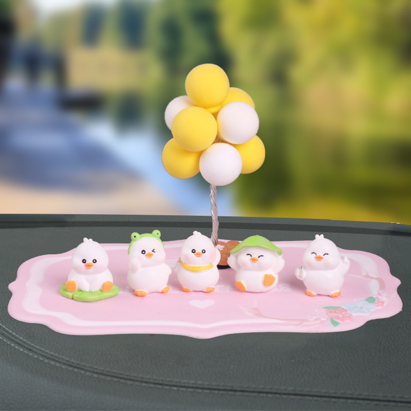 2024 nueva linda hoja de loto patito niña interior consola central decoración de pantalla de navegación adorno de adorno de coche de dibujos animados