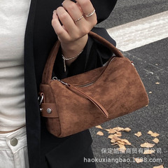 麂皮绒包包女秋冬2025新款时尚小众设计斜挎包磨砂复古手提枕头包