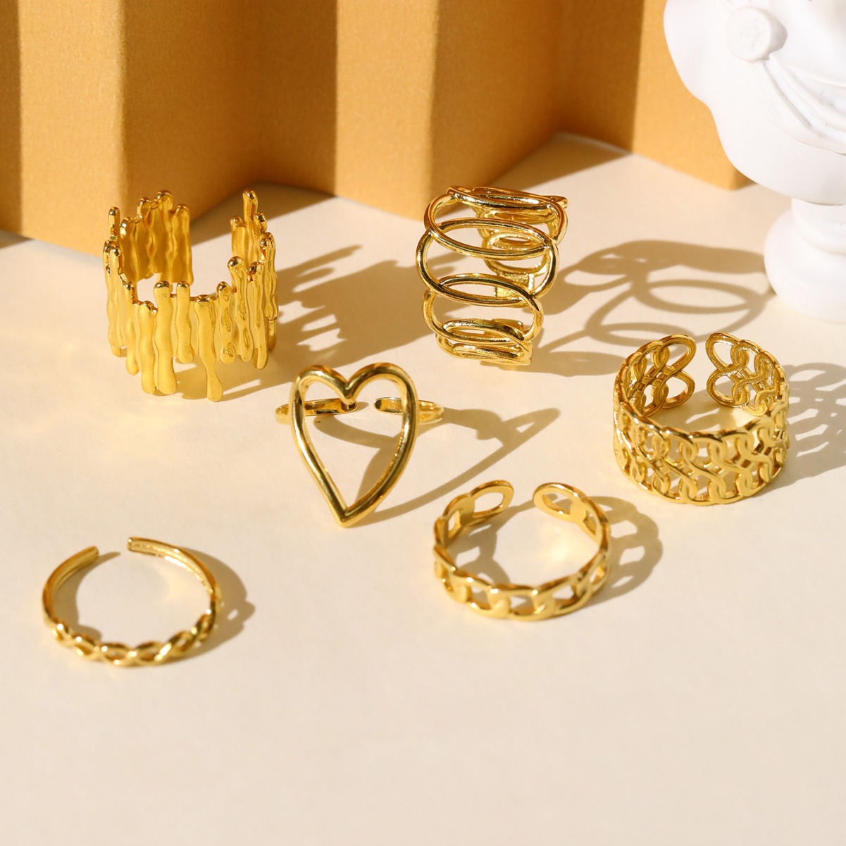 Zweifarbige, stapelbare, zarte Ringe, trendiges Set aus verschiedenen Metallen zum Kombinieren, minimalistische, dünne Gold- und Silberringe, gravierte Initialen und Sternsymbole, 3-5 Stück zum Stapeln, Mode_voghion.com