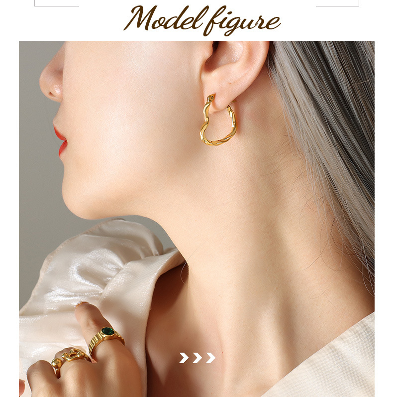 Fashion Heart Shape Titanium Steel Earrings Plating Stainless Steel Earrings 1 Pair