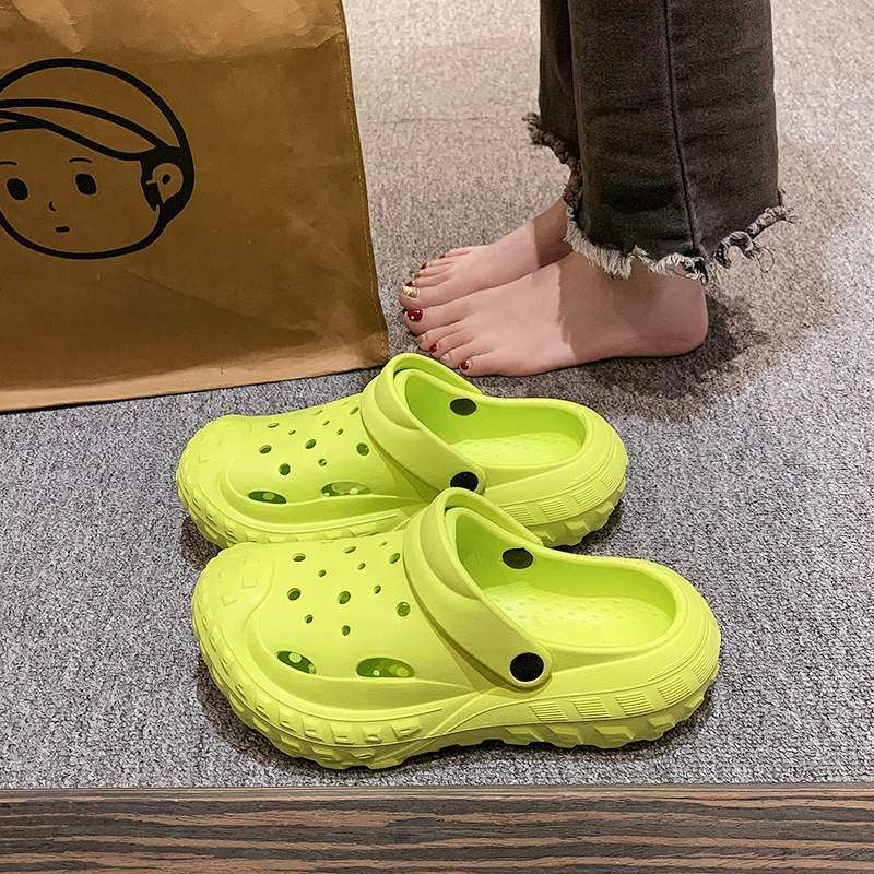 2025 zapatos con agujeros de suela gruesa de comercio exterior, zapatillas antideslizantes y transpirables, sandalias de playa cómodas de suela blanda de moda en verano