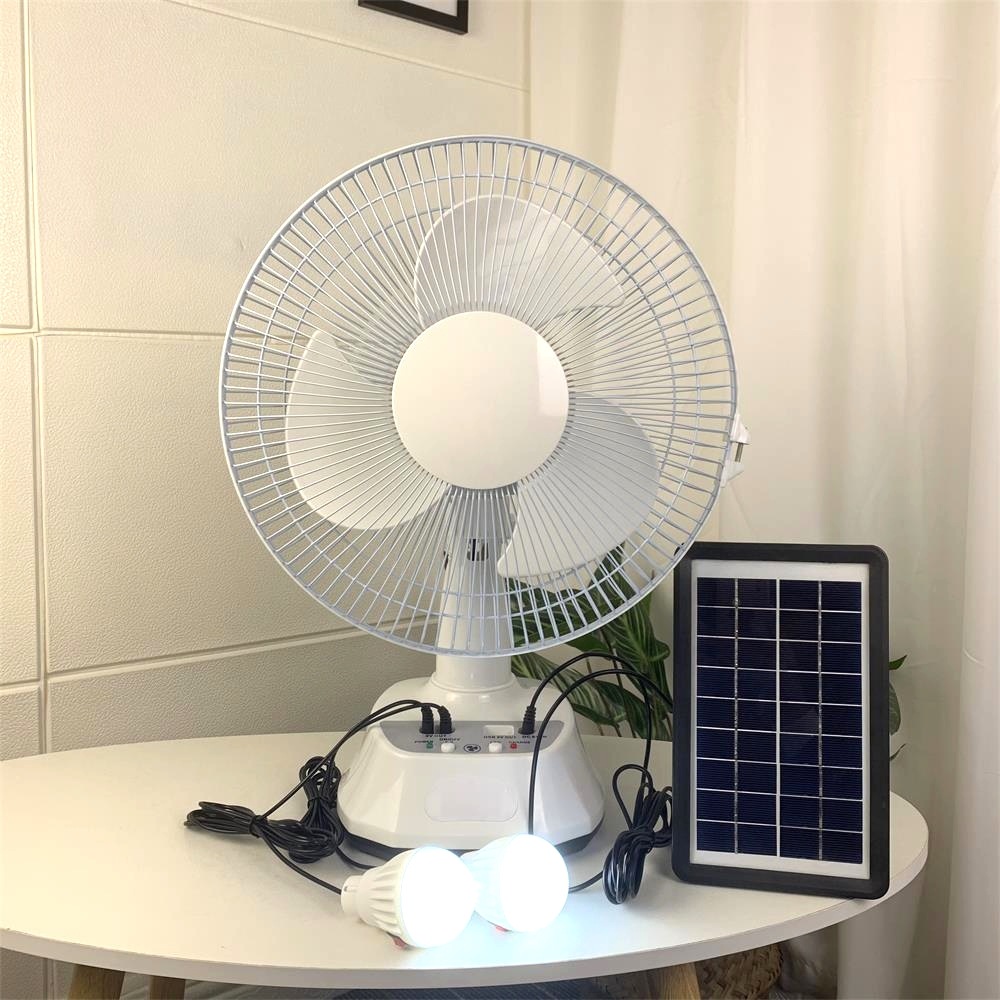 Estilo explosivo del sudeste asiático Juego de ventilador recargable personalizado de 12 pulgadas Ventilador de mesa recargable Ventilador de emergencia Ventilador solar