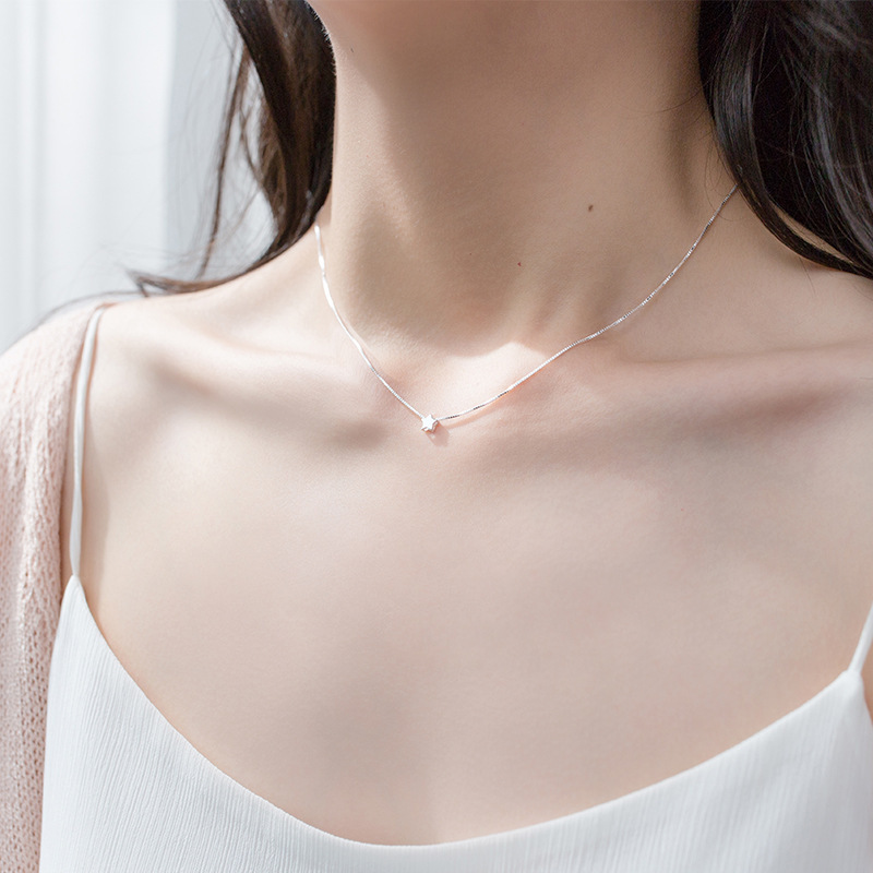 Korean Fashion New Simple Star Necklace Female Creative Copper Clavicle Chain display picture 2