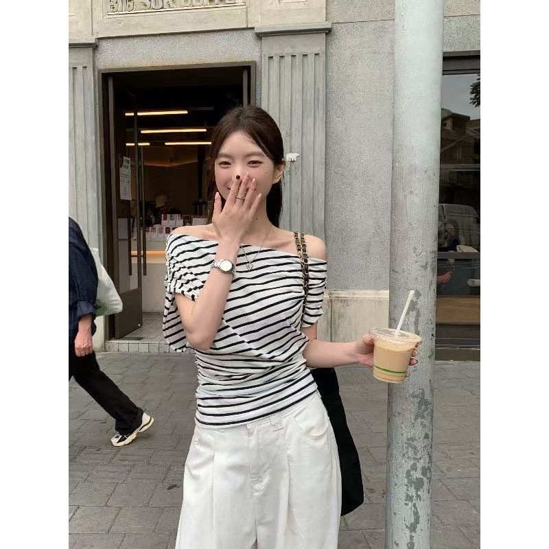 设计感斜肩短袖T恤女2025夏季新款辣妹修身显瘦露肩条纹学生上衣|undefined