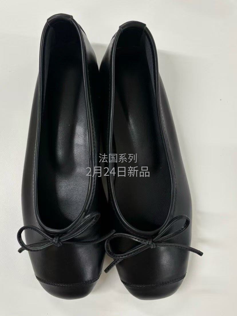 검은색