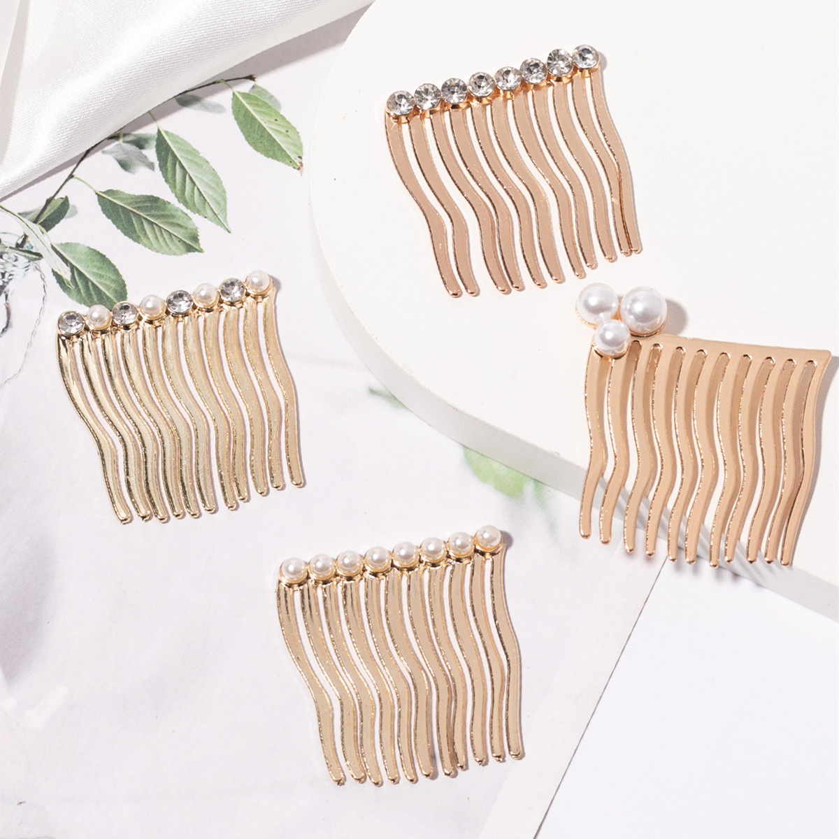 Nueva moda peine para el cabello accesorios para el cabello estilo ins femenino SIETE DIENTES con incrustaciones de metal perla tapón para el cabello simple antideslizantes Bangs peine de horquilla