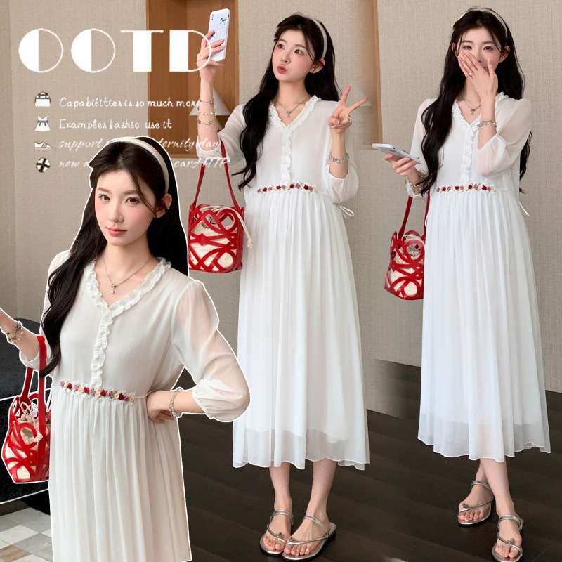 Maternity Wear White Dress with an Elegant and Ethereal Floral Design Maternity Wear White Dress with an Elegant and Ethereal Floral Design