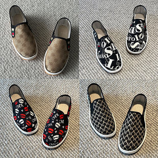 �ϱ����ֹ���Ь��Ů��ţ������eһ�_��͸�������B�_�����_܇��Ь