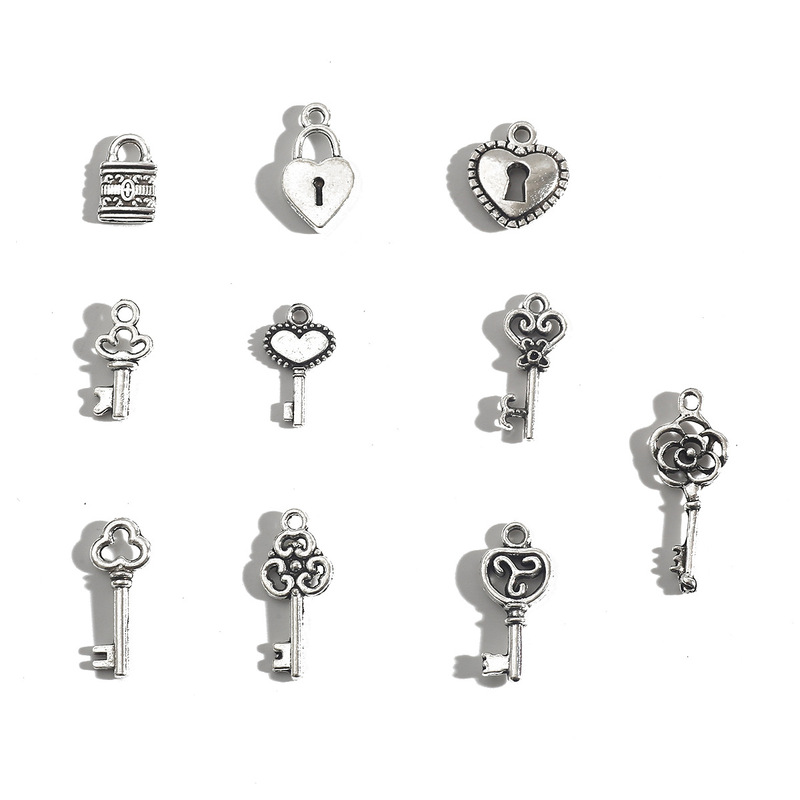 AliExpress alloy key gold lock pendant accessories DIY handmade accessories necklace pendant small jewelry manufacturers wholesale AliExpress alloy key gold lock pendant accessories DIY handmade accessories necklace pendant small jewelry manufacturers wholesale