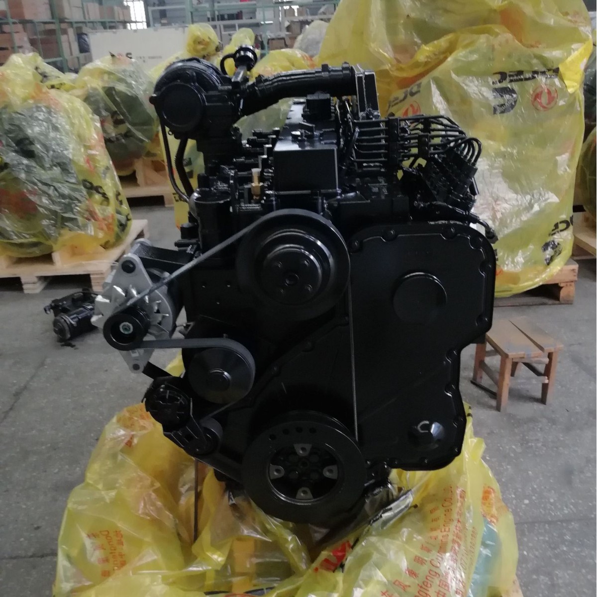 160KW东风康明斯柴油发动机 钻机用柴油发动机6CTA8.3-C215原装