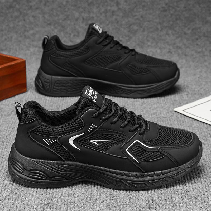 En 2026, la nueva tendencia de zapatos masculinos con superficie de malla transpirable en verano está llena de zapatillas deportivas de suela gruesa y zapatos de moda para padres que corren casualmente. image 3