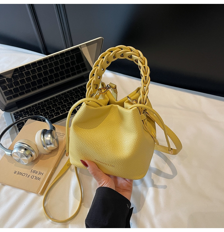 Korean style bucket bag 2025 Summer new style, trendy and versatile, women's crossbody, niche and super popular single-shoulder bag undefined