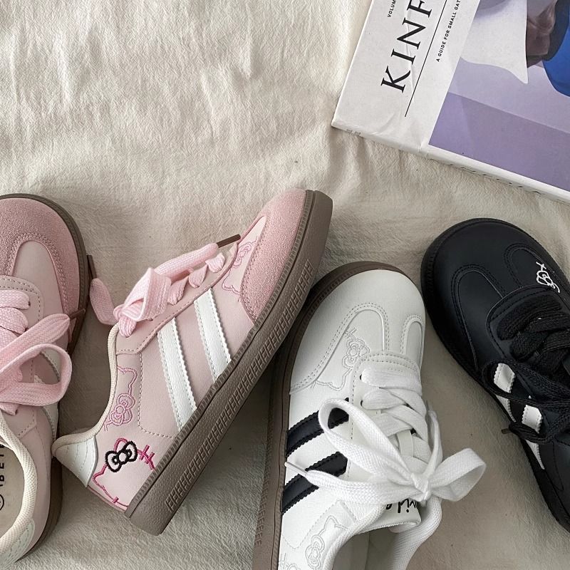 Retro small design universal white shoes for students