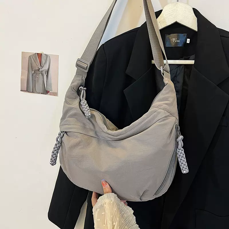 2025夏季新款百搭单肩包旅行斜挎包水洗布尼龙复古休闲轻便饺子包