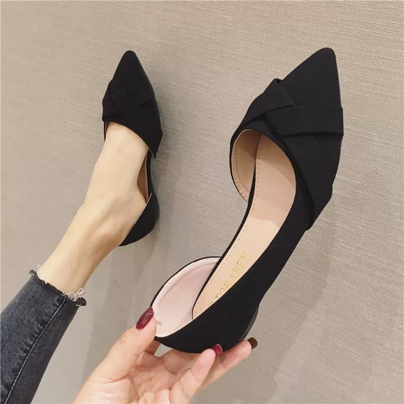 Universal comfortable flat sole black footwear pointy toe, soft sole