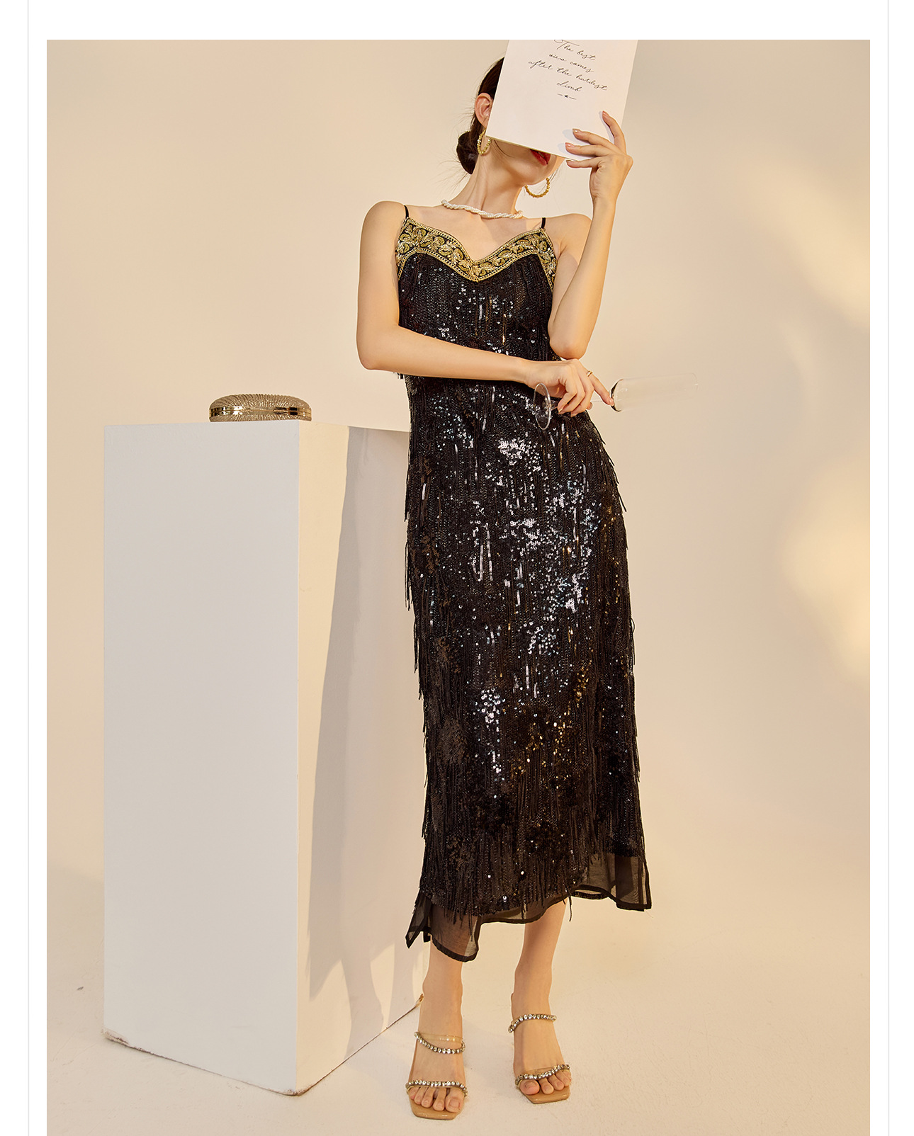 Đầm maxi nữ thắt eo phong cách Trung Hoa cổ điển đính cườm lưới thêu tua rua ZX N7012 — Đen Obsidian, Gạo hạnh nhân chi tiết 13