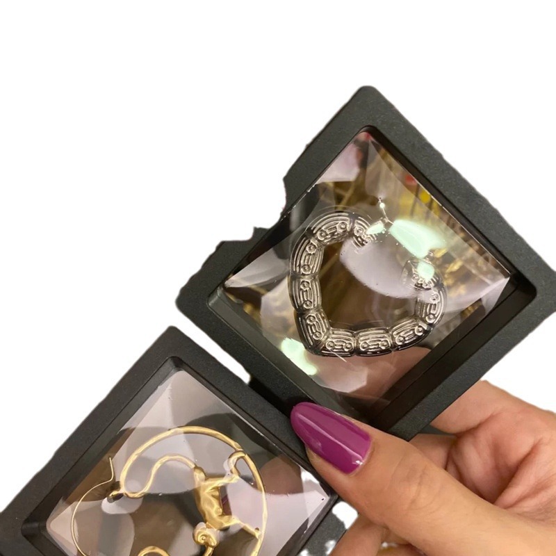 Ouyang Nana pequeño libro rojo plantación de hierba red roja PE película joyería caja de exhibición de almacenamiento collar de anillo de plata joyería curado