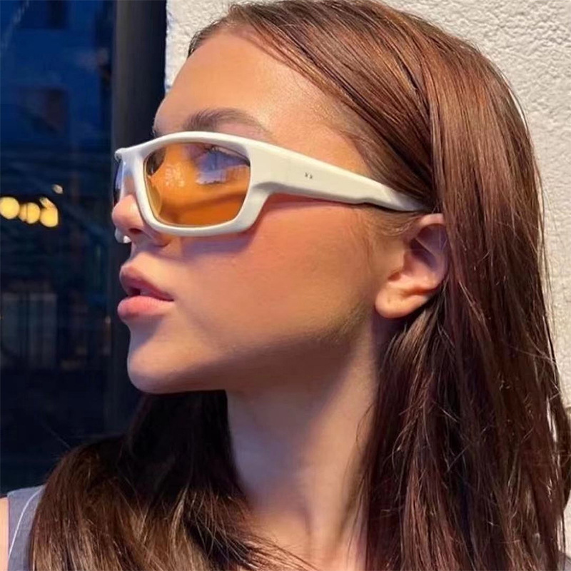 Retro gafas de sol deportivas 2023 nuevas gafas de sol y2g Street shooting ins Internet celebridad mismo estilo gafas de sol forma cóncava femenina