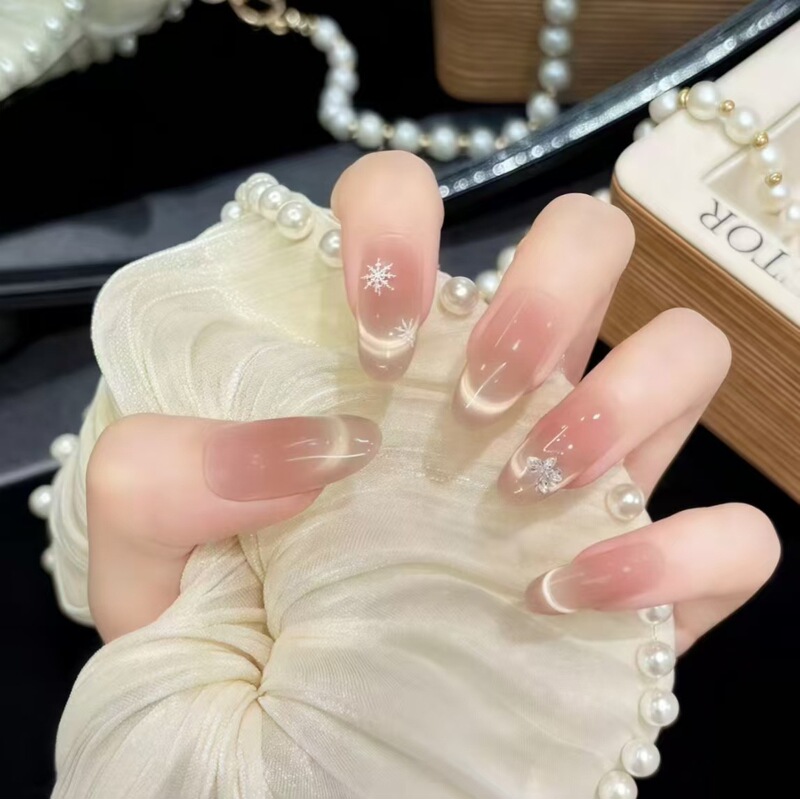 【Winter Love Song】High-end design snowflake rhinestone embellished light luxury French cat-eye press-on nails wholesale 【Winter Love Song】High-end design snowflake rhinestone embellished light luxury French cat-eye press-on nails wholesale