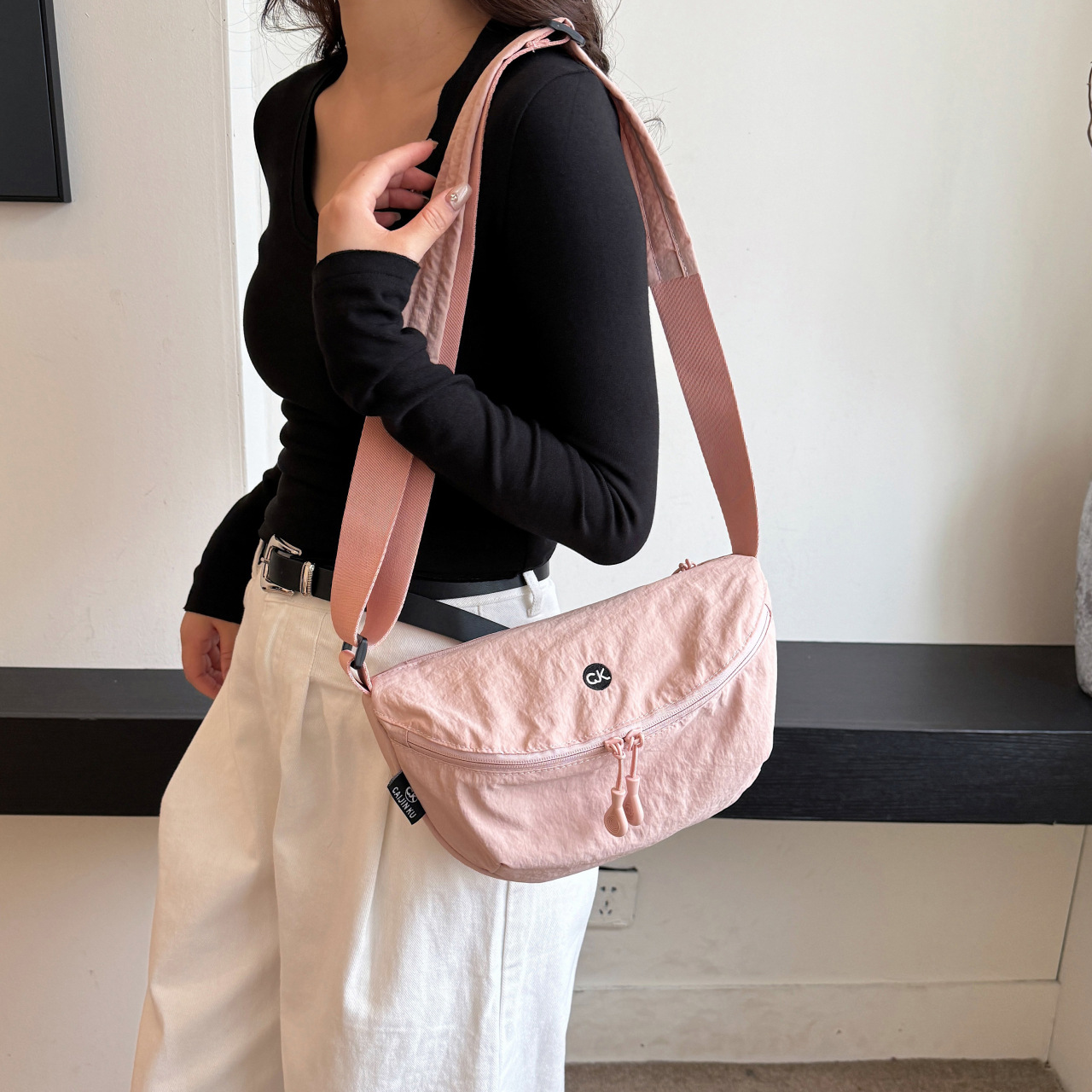 Shake Marvel Tini2025 nueva bolsa deportiva de ciclismo al aire libre casual bolsa de montaña bolsa de hombro de tendencia universal