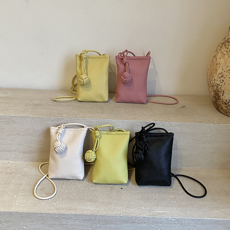 Bolso de teléfono móvil compacto y simple de moda macarón 2026 alto valor de verano nuevo estilo extranjero bolso de hombro de mujer mochila