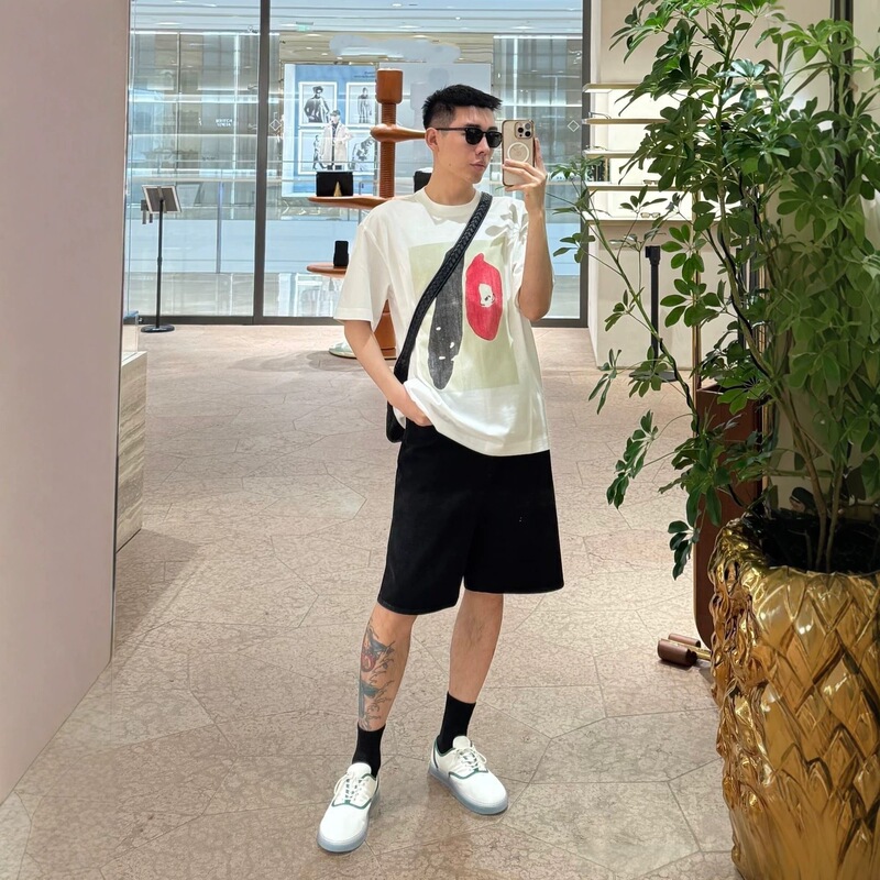 Authentic Version in Stock Original Label Bv 26S Abstract Art Print Round Neck Short-Sleeve T-Shirt Casual Loose Fit Unisex Authentic Version in Stock Original Label Bv 26S Abstract Art Print Round Neck Short-Sleeve T-Shirt Casual Loose Fit Unisex