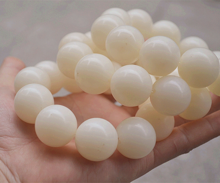 Round beads for men and women