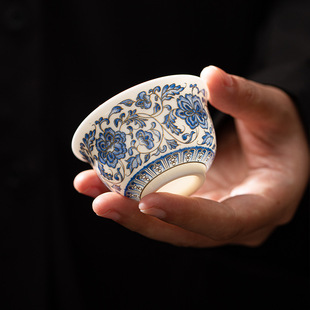 Tea Tasting Cup Blue and White Porcelain Master Wrapping Zhilian Household High-end Tea Cup Pressing Hand Cup Ceramic Light Luxury Personal Tea Cup Single Cup