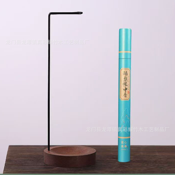 お香器の線香炉のお香を逆さまにかけて、家庭用室内のホノルルのお香を挿します。|undefined