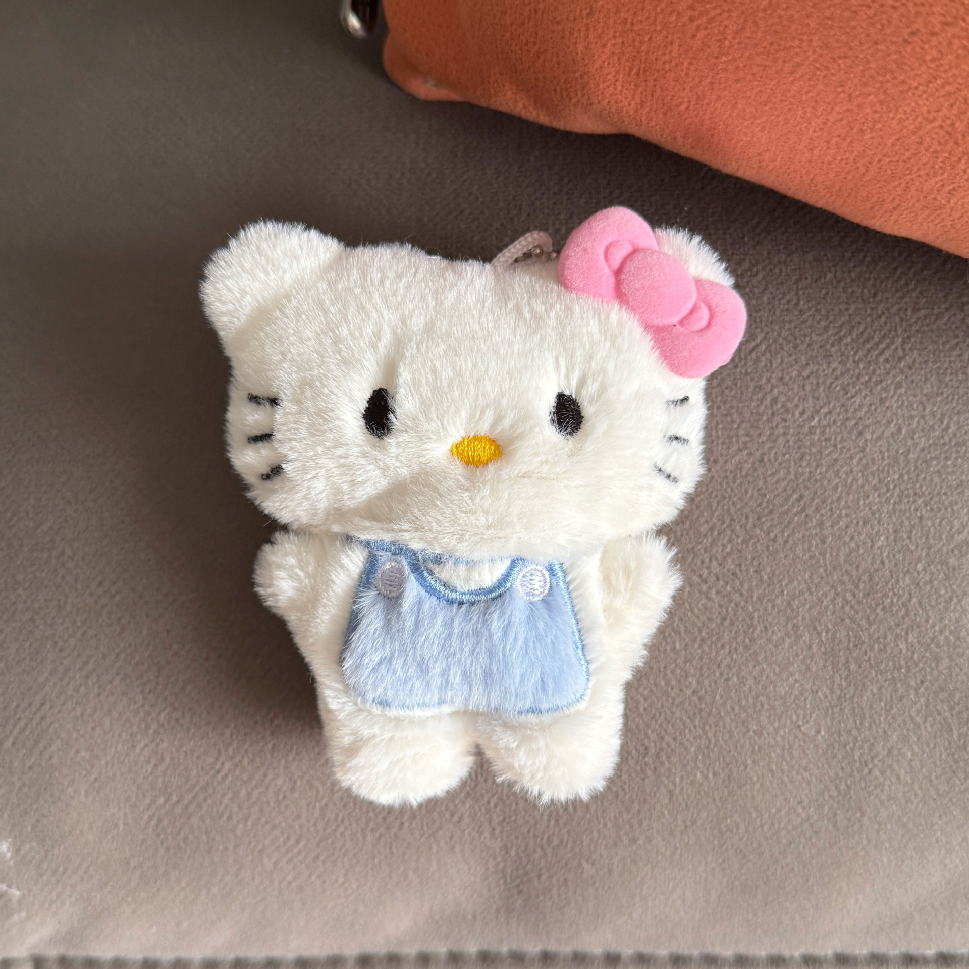 파란옷, 전신대형 KT [10*9cm]