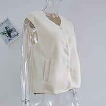 2024年欧美跨境秋冬新款V领单排扣上衣无袖毛毛短款马甲