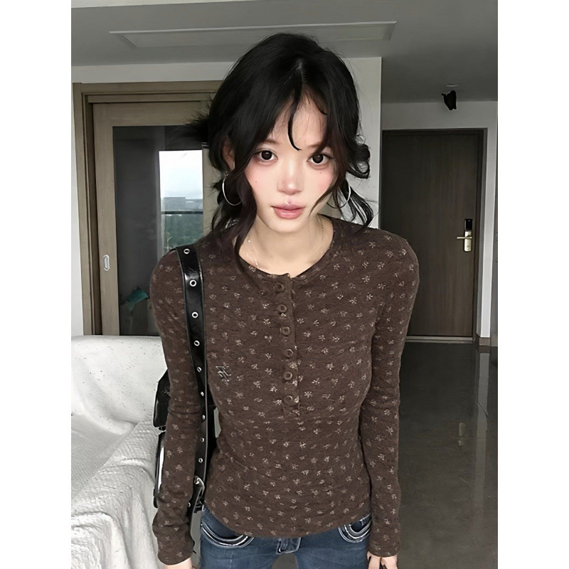 가을/겨울 신상 플라워 단추 긴팔 티셔츠 여자 2026 패션 보온 슬림핏 날씬해