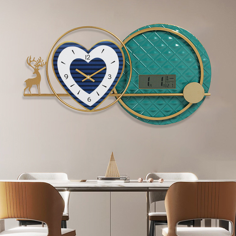 北欧风高颜值新款玄关遥控灯光墙上餐厅爱心创意装饰时尚艺术表钟