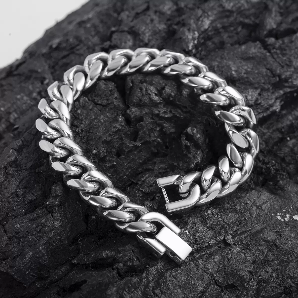 潮酷然 不锈钢古巴链手链 男士霸气钛钢粗款手链嘻哈珠宝扣首饰