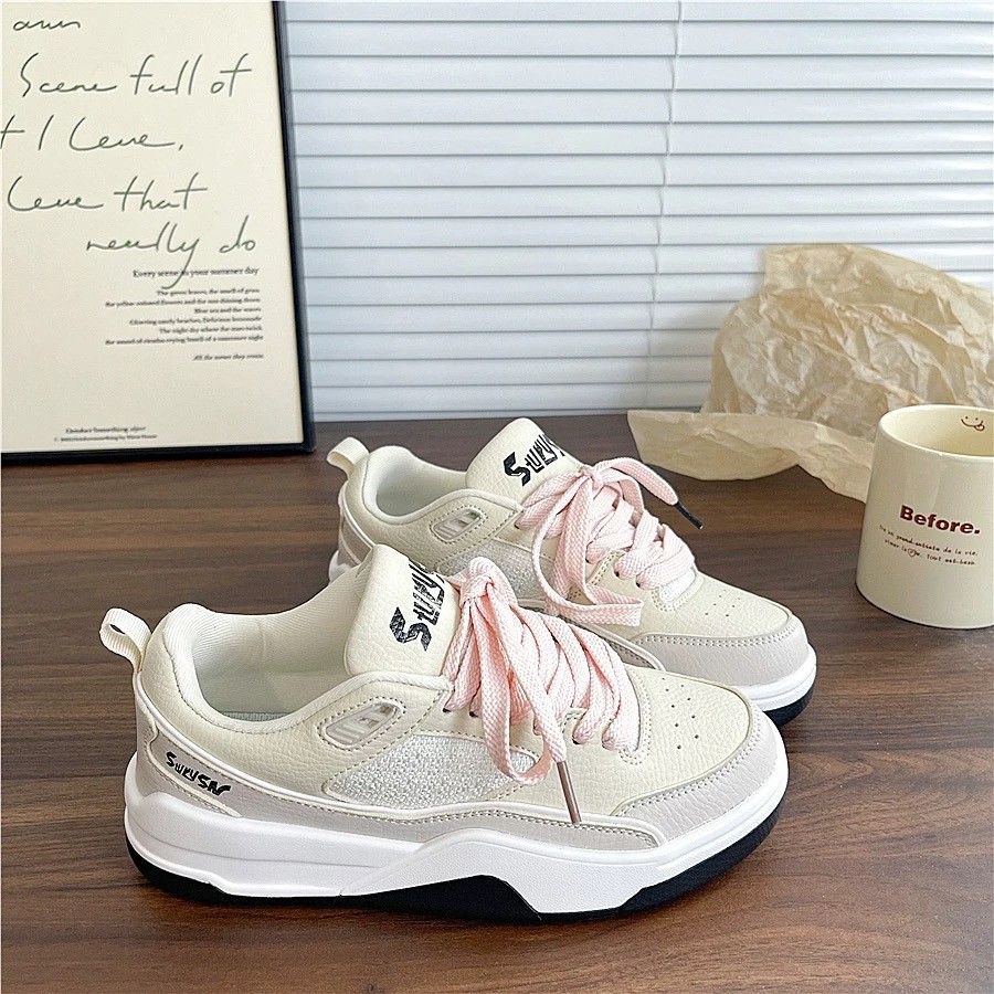 Zapatos de skate para mujeres 2026 primavera y verano zapatos para mujeres nuevos zapatos de nicho Zhong suela gruesa deportivo casual zapatos de correr retro zapatos blancos
