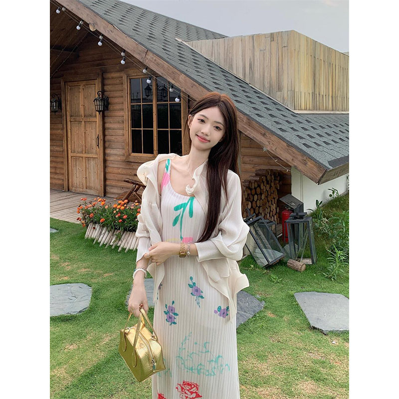 Seaside Vacation Floral Suspender Dress for Women Miyake Pleated Sunscreen Cardigan Top Super Nice Spring & Fall Suit