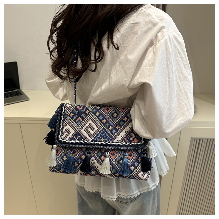 336g Weight Flip Cover Closure Type Single Shoulder Strap Strap Type Shoulder Bag Bags Type Casual, Holiday Occasion Cloth Material Geometric Pattern All Seasons Season Women's Gender Elegant, Ethnic Style Style Square Shape Women's Cloth Geometric Elegant Ethnic Style Square Flip Cover Shoulder Bag 32