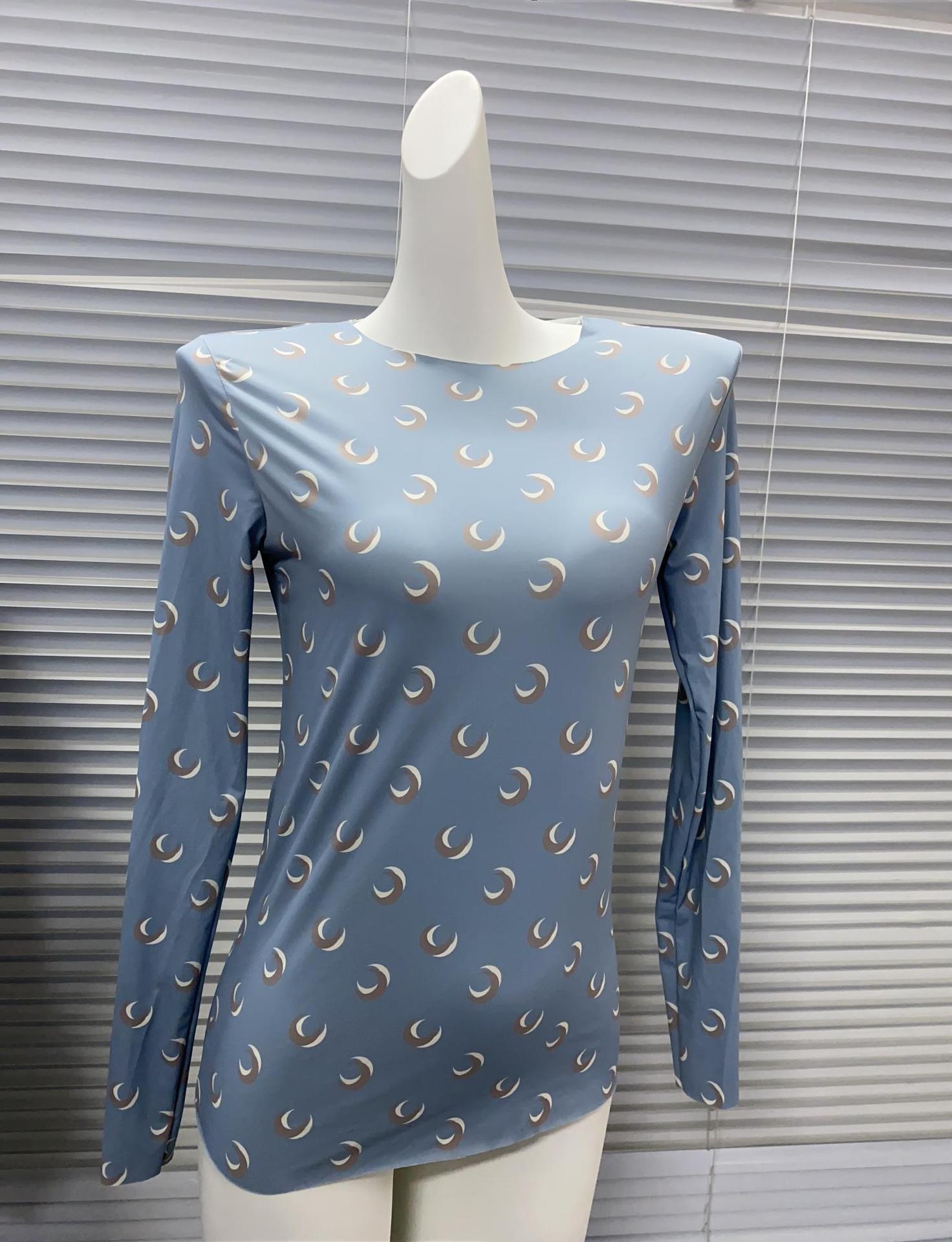 그레이 블루 오버레이 더블 문 하이 버전은 매진되어 교체되지 않습니다.