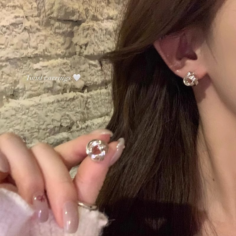 Pendientes de circón súper flash de alta calidad con aguja de plata 925 Pendientes de estilo explosivo de temperamento exquisito de lujo ligero femenino Pendientes de primavera y verano al por mayor