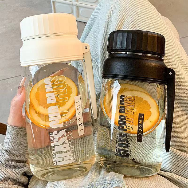 Casual Single-Layer Large-Capacity Glass Water Cup, Sports and Outdoor Tea Cup with Handle, Summer Portable High-Value Cup