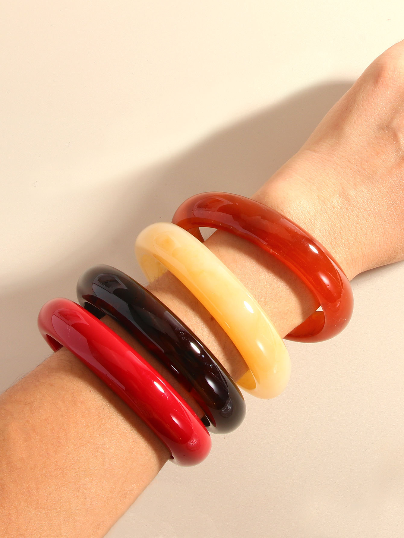 Vintage Style Classic Style Round Resin Bangles Wholesale display picture 2