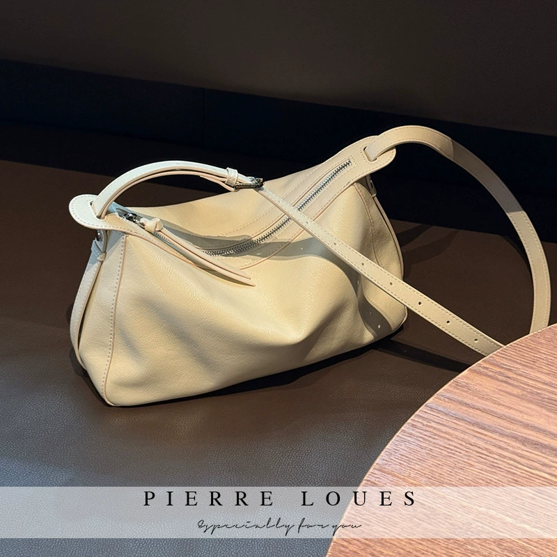 Capacious one-shoulder bag for leisure, universal leather shoulder bag, genuine leather