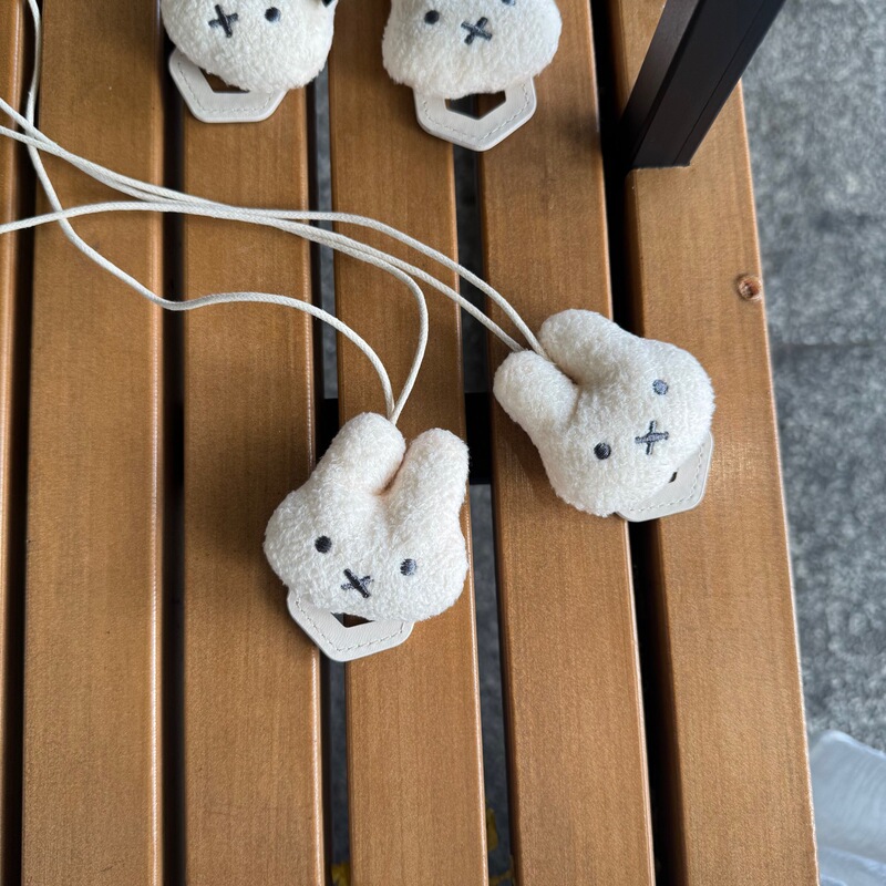 ぬいぐるみかわいいウサギの漫画クリエイティブ人形人形ペンダントバッグブローチ diy ジュエリーアクセサリー卸売|undefined