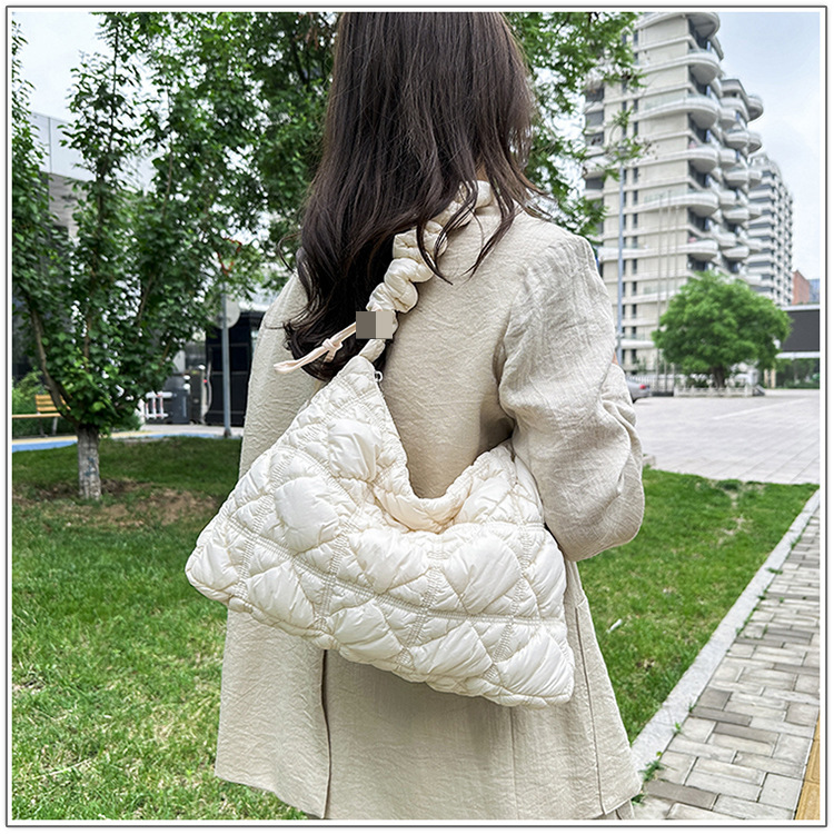 Wandering Cloud Bag Bubble Pleated Shoulder Crossbody Bag Handbag_voghion.com