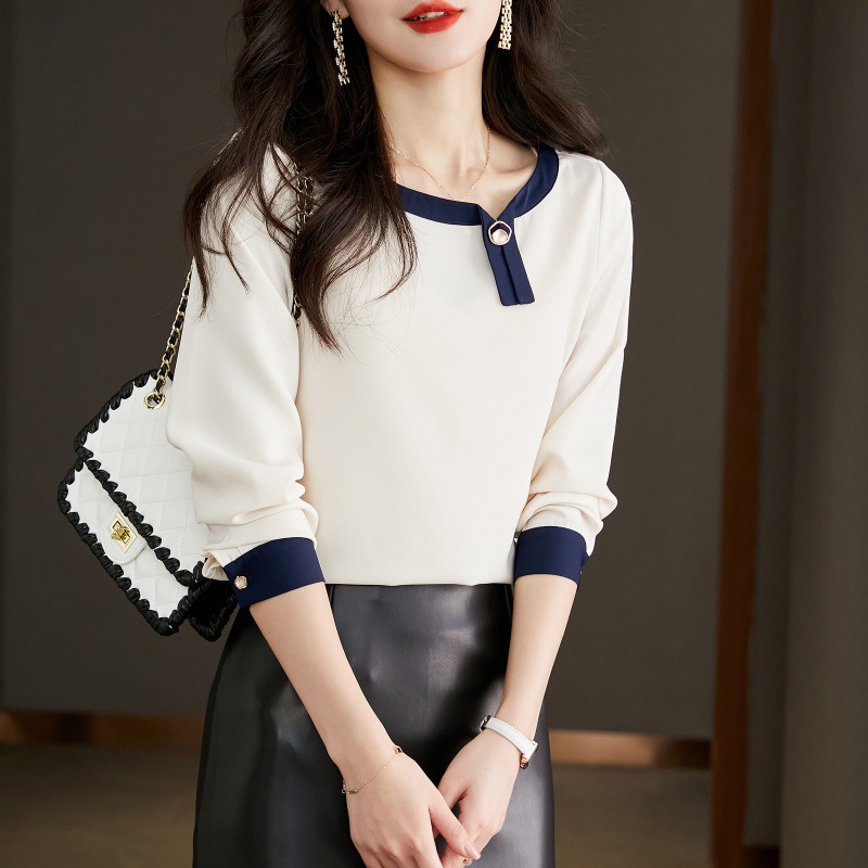 Autumn fashionable elegant T-shirt