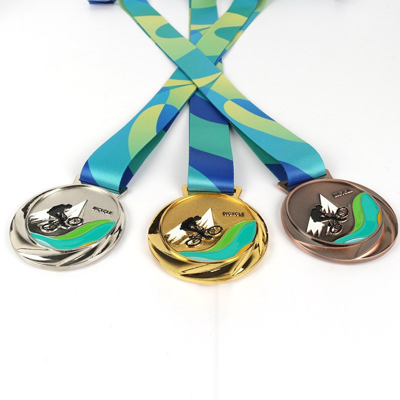 Medalla de aleación de zinc listado de producción montar oro y plata medalla de bronce competencia deportiva Medalla de Honor de producción de medalla conmemorativa