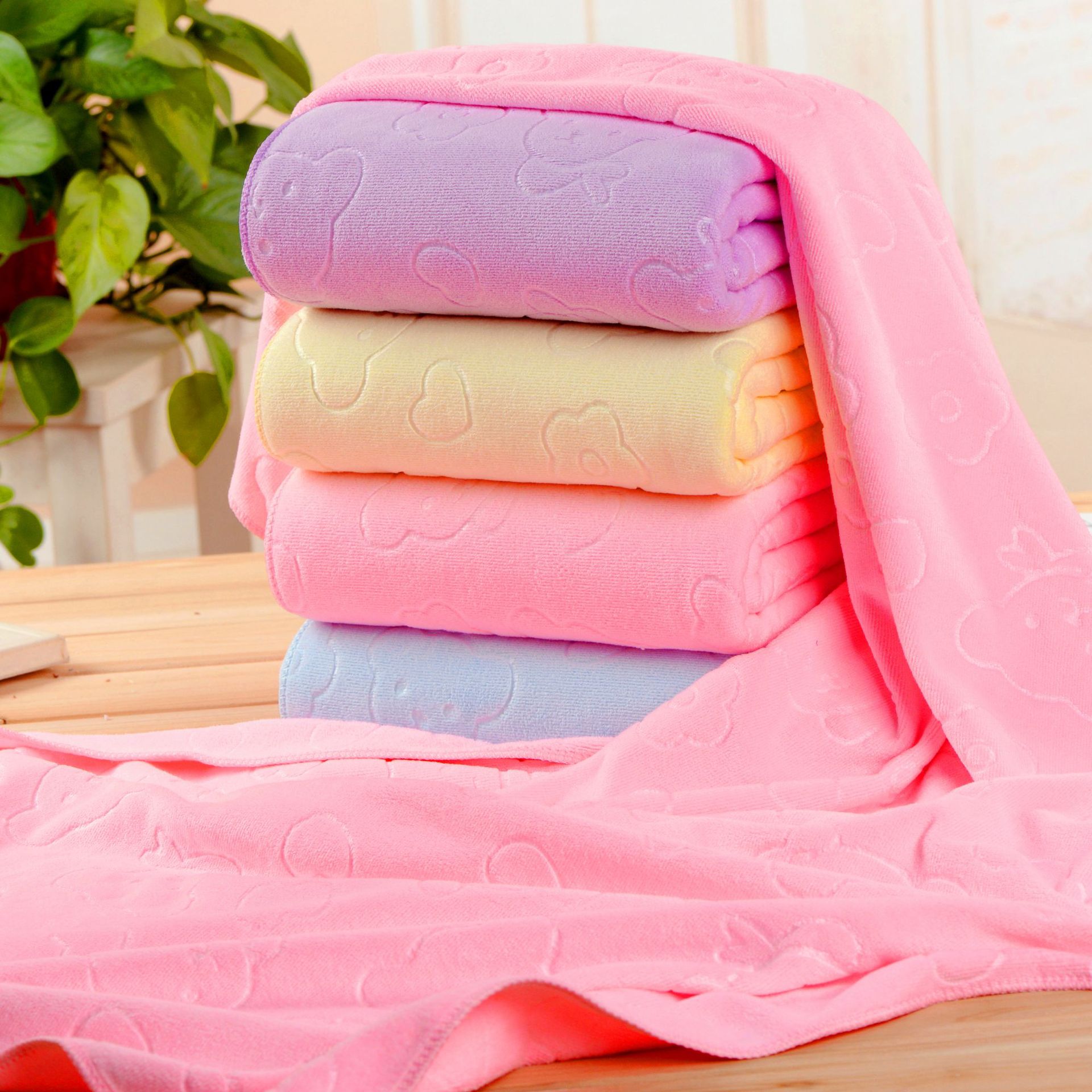 Wholesale Cross-Border Towel Microfiber Embossed Bear Bath Towel 70*140 Colorful Towel Gift Factory Wholesale