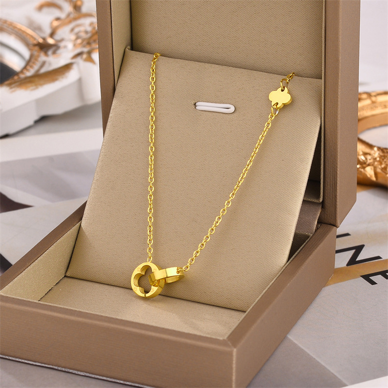 Collar de acero de titanio para mujeres simple y versátil estilo ligero de lujo nicho diseño de alta calidad no decoloración joyería de cadena de clavícula al por mayor
