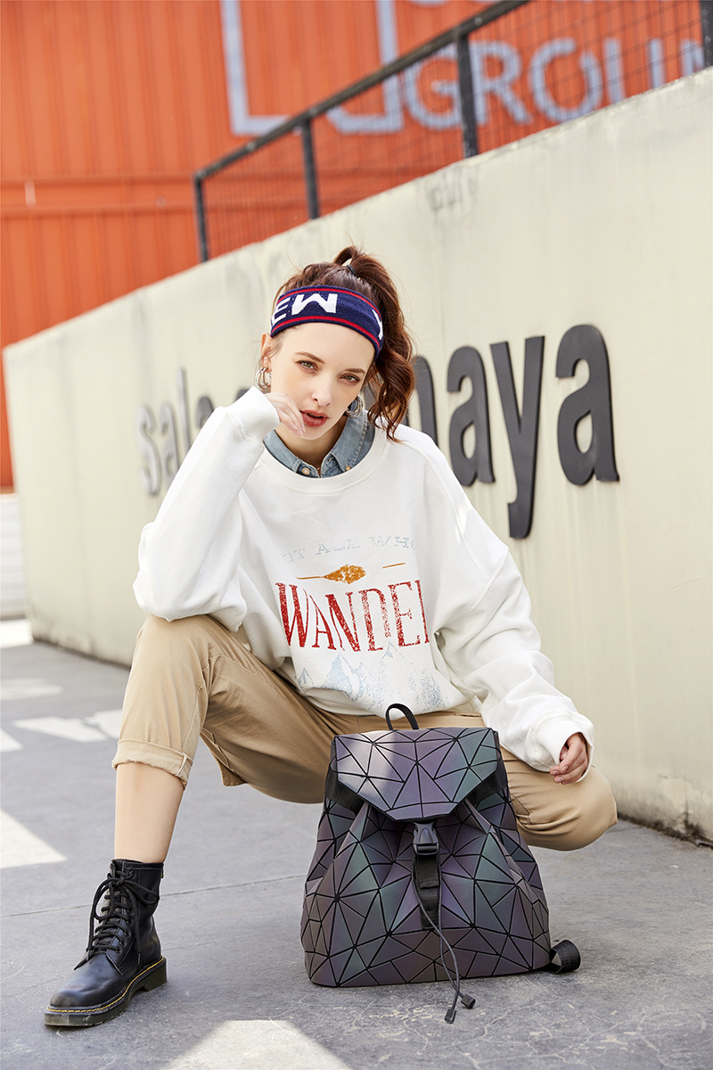 Dreiteiliger leuchtender, faltbarer, reflektierender geometrischer Rucksack mit Diamantgitter, bunt_voghion.com